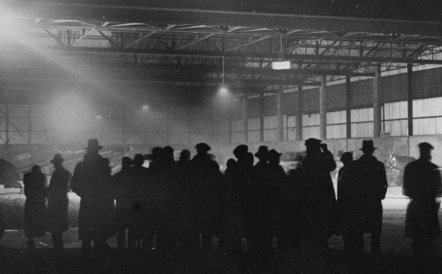 macrobertson race 1934 mildenhall hangar 0751-0169